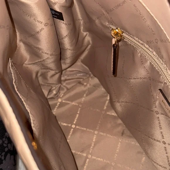 NEW Michael Kors Buff Joan Large Slouchy Shoulder Bag Embossed Crocodile - Picture 6 of 8